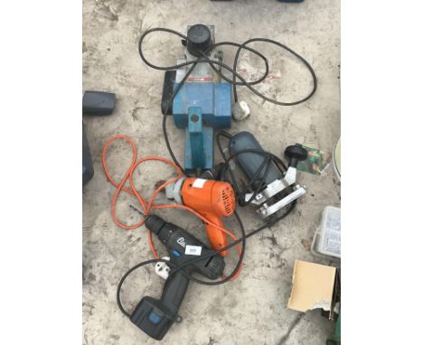 FOUR POWER TOOLS TO INCLUDE A BOSCH SANDER, HITACHI ROUTER, A BLACK AND DECKER DRILL AND A FURTHER DRILL IN WORKING ORDER 