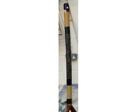 DIDGERIDOO. Aboriginal didgeridoo