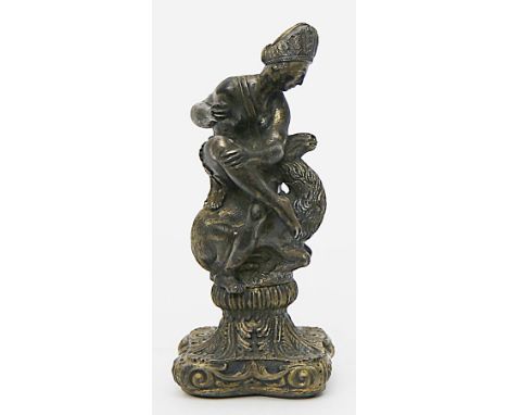 Petschaft Louis XV. Vergoldete Bronze. Allegorische Darstellung des Erdteils Afrika in Form einer reich gekleideten Frau, auf