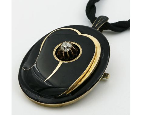 Ausgefallener Spätbiedermeier-Medaillonanhänger, broschiert. 14 kt. GG, geprüft, brutto 19,5 g. Ovaler Anhänger, vollflächig 