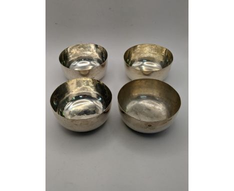 Four silver bowls tested as 800 silver, total weight 476.6gLocation: T 