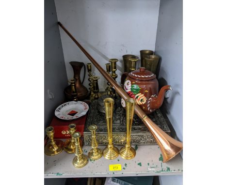 Metalware to include six sets of various brass candlestick holders, a copper coaching horn, brass vases, various tins and oth