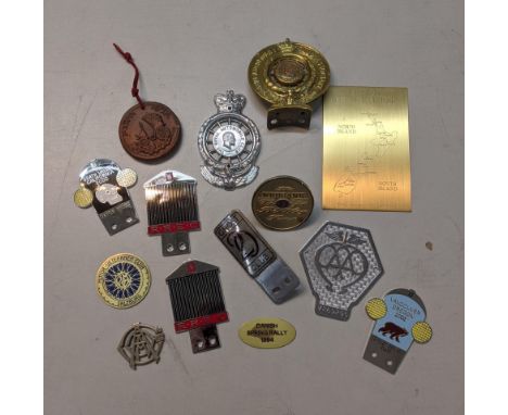 Mixed car badges to include Rolls Royce, Death Valley California 2000, Bentley Drivers Club, Ghost 20 Club, the Nedbank Vinta