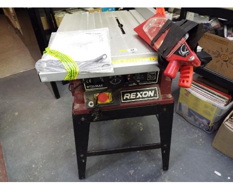 A Rexon bench saw model no BT2500AE 90 cm (h) x 72 cm (w) x 55 cm (d)