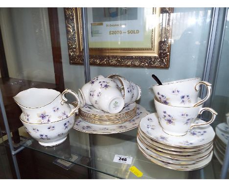 A collection of ceramic tableware by Duchess decorated in the Woodside  pattern (21)