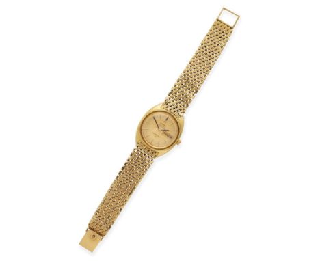 An 18ct Gold Automatic Calendar Centre Seconds Wristwatch, signed Omega, Chronometer Officially Certified, model: Constellati