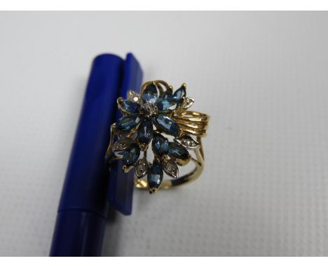 9ct Yellow Gold Ring Set with Aquamarines and Diamonds 