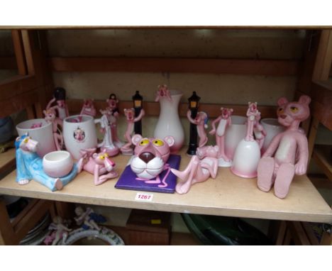 A collection of ceramic Pink Panther collectables;&nbsp;together with a vintage bendy Pink Panther toy; and similar. (24) 