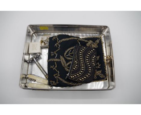 A vintage ladies evening bag; together with two penknives, and sundry.&nbsp; 
