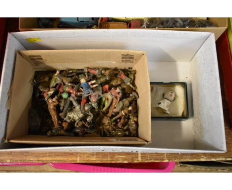Britains:&nbsp;a quantity of vintage lead soldiers, mainly by Britains, to include: World War I infantrymen and officers,&nbs