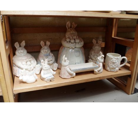 A quantity of 'Fitz and Floyd Inc' ceramic rabbit collectables. (8) 