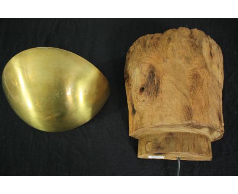 Two wall mounted lights. Brass and wood. Skala wood made by Light 4 Lighting. H.34cm. 