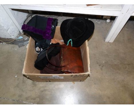 6 vintage hats including Salvation Army and a hand bag