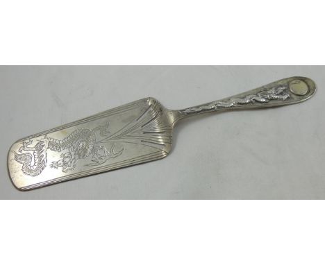 A Chinese silver slice, by Zee Sung, Shanghai, c. 1920, with cast dragon motif to the handle and engraved dragon to the blade