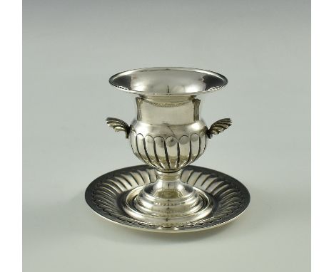 {Miniatur-Krater} mit Untersatz. H 9 cm. 100 g