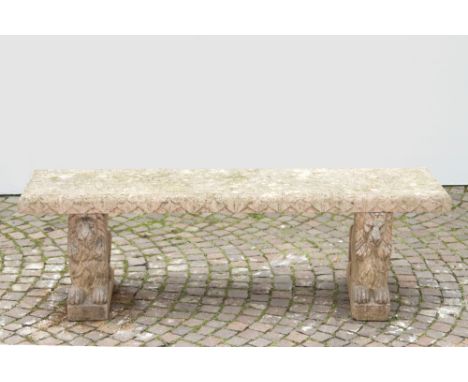 Garden bench in agglomerate stone with lion-shaped feet in red Verona marble. 19th century. Defects. 41x135x34 cm approx. Pan