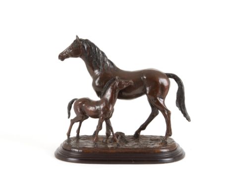 Bronze sculpture depicting "HORSES". Signed LAURINI on the base. 39x45x24 cm approx. Scultura in bronzo raffigurante "CAVALLI