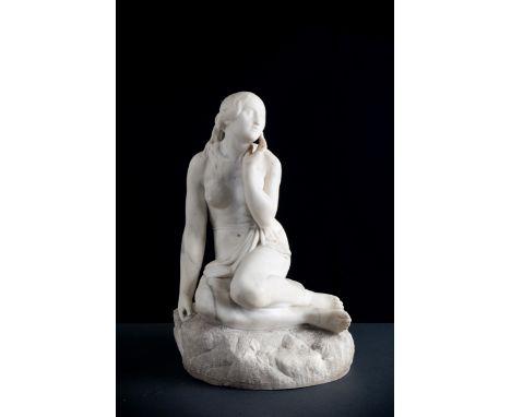 Marble sculpture depicting "WOMAN'S NUDE". Early 20th century. Defects. 45x30 cm approx. Scultura in marmo raffigurante "NUDO