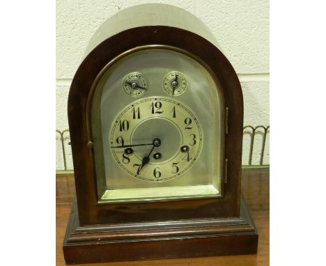 Junghans Art Deco bracket clock with silvered dial and Westminster chime, H: 34 cm. Working at lotting. Not available for in-