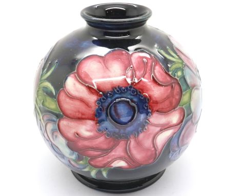 Moorcroft bulbous vase in the Anemone pattern, H: 11 cm, no cracks or chips, crazing throughout. P&amp;P Group 1 (£14+VAT for