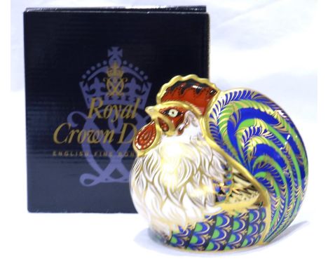 Boxed limited edition Royal Crown Derby farmyard cockerel paperweight, 2823/5000 with gold stopper, H: 11 cm, no cracks or ch