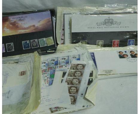 Mixed stamps including presentation packs. P&amp;P Group 2 (£18+VAT for the first lot and £3+VAT for subsequent lots) 