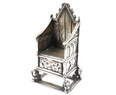 Minature hallmarked silver throne, London assay, H: 50 mm, 22g. P&amp;P Group 1 (£14+VAT for the first lot and £1+VAT for sub