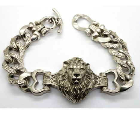 Boxed 925 silver heavy gauge lion bracelet, L: 24 cm. P&amp;P Group 1 (£14+VAT for the first lot and £1+VAT for subsequent lo