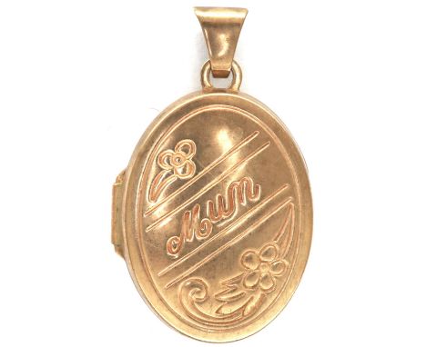 9ct gold locket pendant, engraved (Mum), H: 30 mm, 1.8g. P&amp;P Group 1 (£14+VAT for the first lot and £1+VAT for subsequent