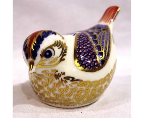 Royal Crown Derby goldcrest paperweight, first quality, H; 50 mm, no cracks or chips. P&amp;P Group 1 (£14+VAT for the first 
