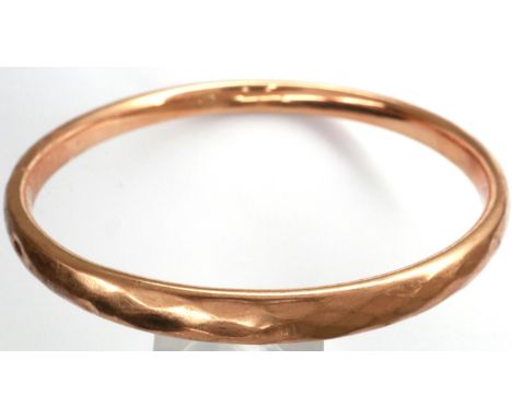 9ct gold bangle, 11.4g, D: 75 mm, slight dents to some areas of the bangle but it is not misshapen or have any other serious 