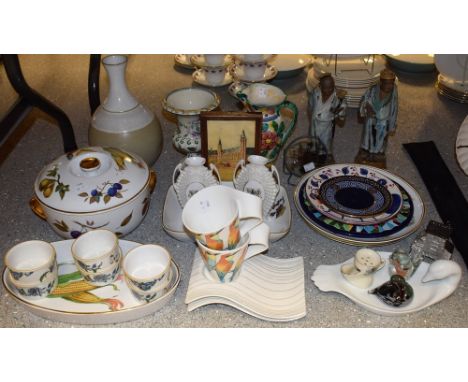 Ceramics and Glass - Royal Worcester Evesham vegetable dish and cover, etc; a pair of Villeroy &amp; Boch cups and saucers; a