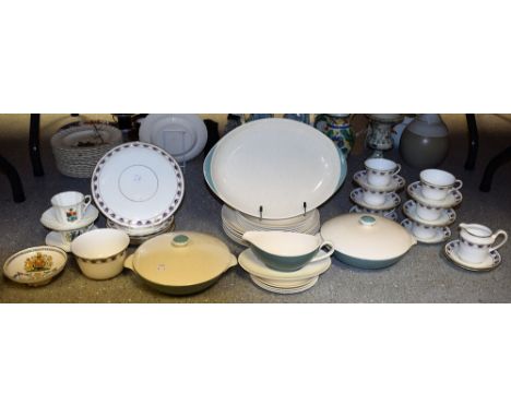 A Royal Doulton Vista pattern part dinner service, D6427, comprising dinner plates, breakfast plates, side plates, meat platt