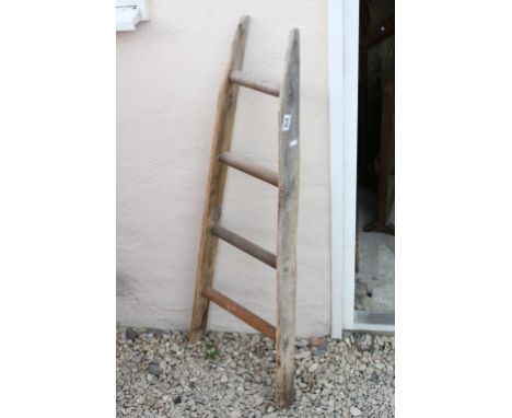 Pine Graduating Ladder Towel Rail