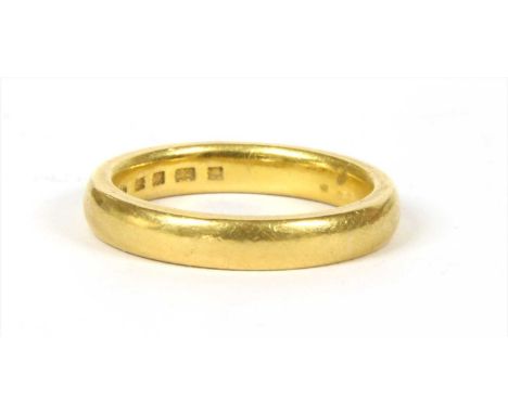A 22ct gold court section wedding ring, London 1930, 7.02g Finger size N½