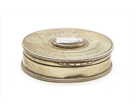 A Goldsmiths &amp; Silversmiths snuff box, of oval form, with inscription to lid, London, 7cm x 5.5cm
