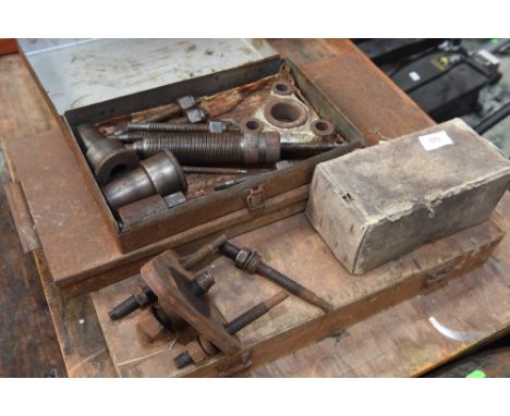 Classic & Vintage Automotive: a Sykes Pickavant hydraulic puller tog. with a Sykes Pickavant bearing shaft remover, a British
