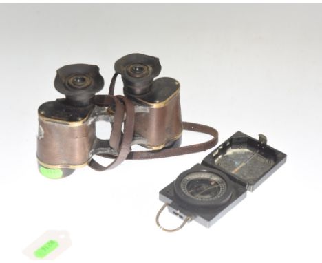 A pair of World War II period German field glasses, E. Leitz, Wetzlar, circa 1930/40, tog. with a British bakelite cased comp