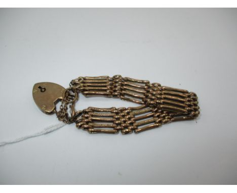 9ct Gold Gate Bracelet with 9ct Gold Padlock Clasp, 21g
