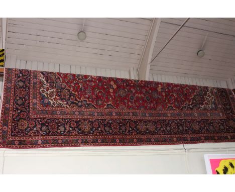 Fine hand knotted Kashan carpet 4.05 by 2.95.