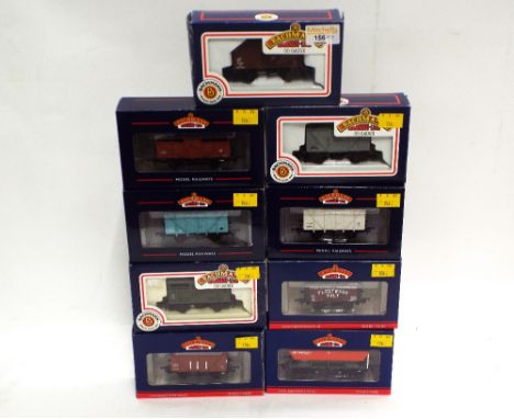 Bachmann 00 gauge model railway, 9 boxed rolling stock, 2 8 tonne cattle wagons, 2 12 tonne insulated vans, 12 tonne plank ve