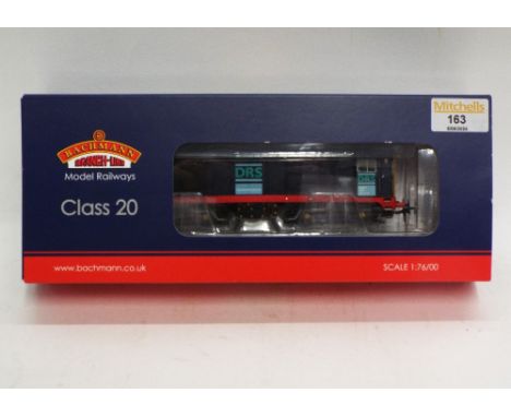 Bachmann 00 gauge model railway class 20 diesel locomotive, boxed 32-025Z 
