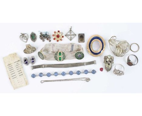 Assorted costume jewellery, to include a pinchbeck and blue enamel oval brooch, white metal and enamel bracelet etc 