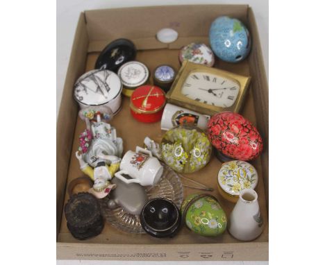 Mixed lot to include modern enamel snuff boxes, crested cabinet china, bedside alarm clock, etc