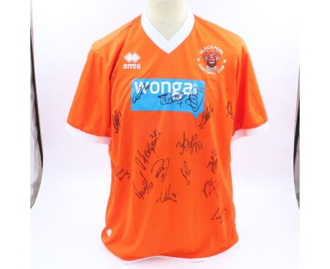 Blackpool football club signed strip. UK P&amp;P Group 2 (£20+VAT for the first lot and £4+VAT for subsequent lots) 