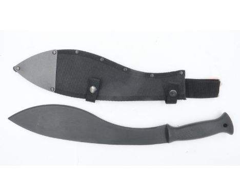 Modern cold steel survival kukri, in the manner of those designed by John 'Lofty' Wiseman (former SAS), with canvas sheath. U