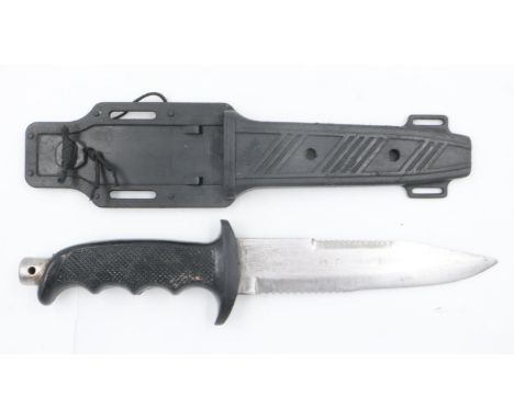 A Divetopia divers knife with sheath. UK P&amp;P Group 2 (£20+VAT for the first lot and £4+VAT for subsequent lots) 