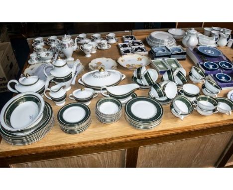 Royal Doulton Dinner Service Vanborough HN 4992 76 pieces in total. Comprising teacups, saucers and side plates, two handled 