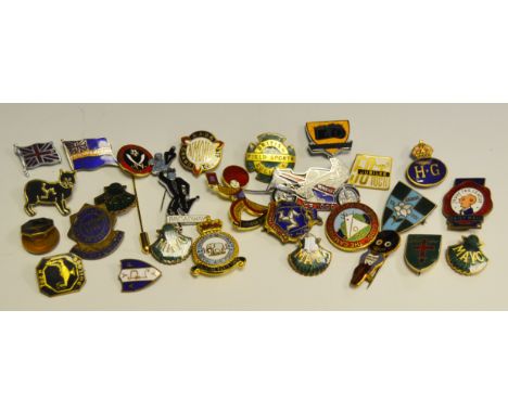 Badges - various, mostly enamel, TOCH Builder; Christian Herald Brigade; Daily Mail Teddy Tail League; Golly; etc