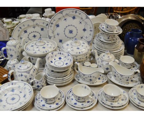 A comprehensive Masons Denmark pattern tea and dinner service  